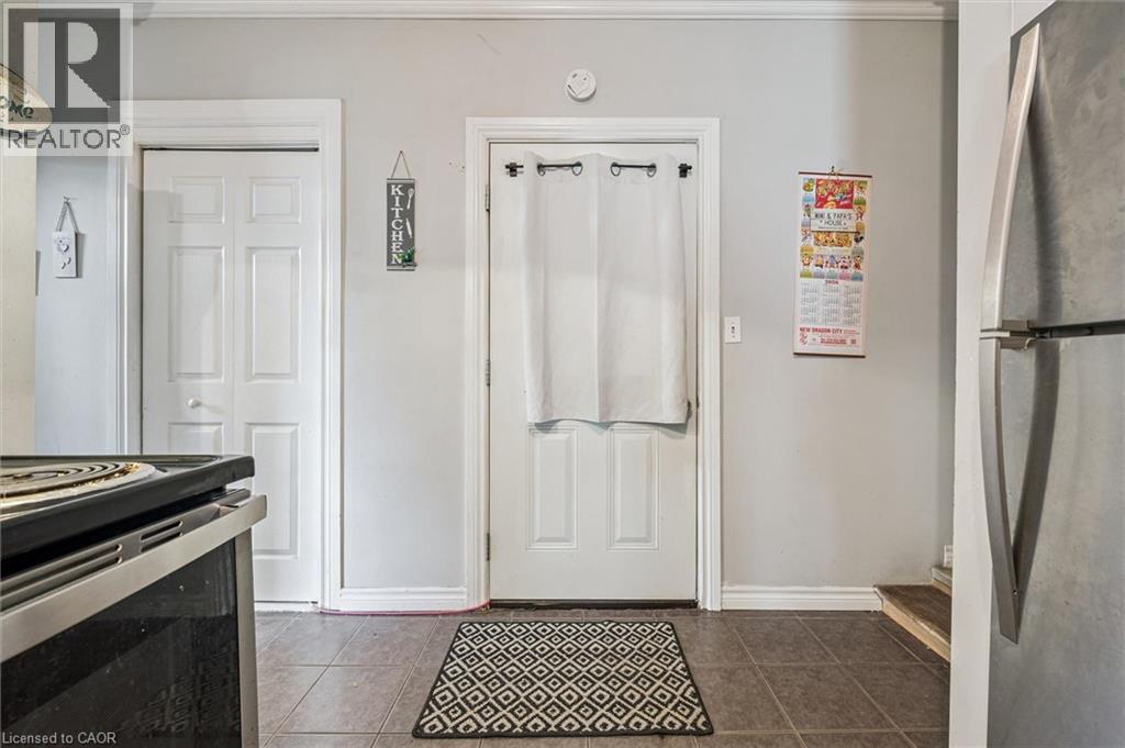 27 ROSEVIEW Avenue thumbnail 30