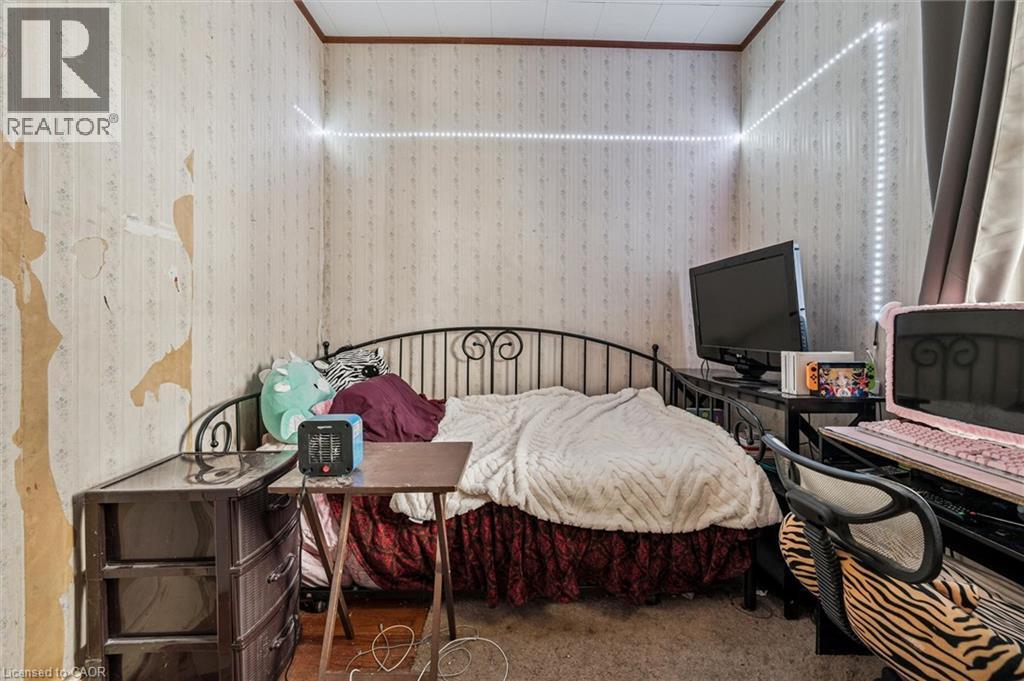 27 ROSEVIEW Avenue thumbnail 17