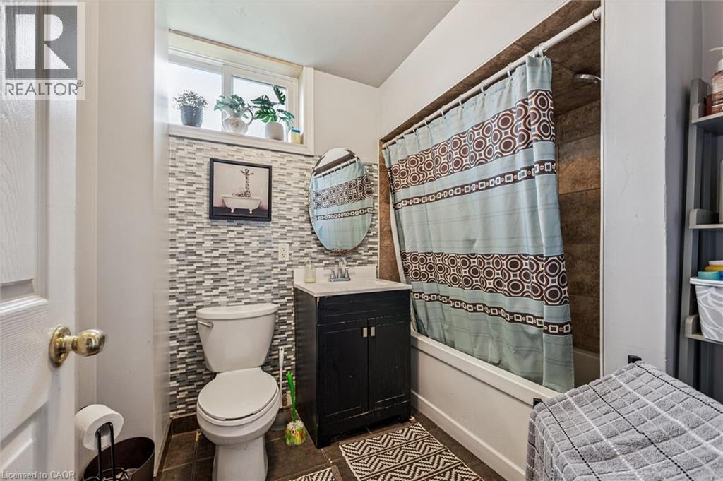 27 ROSEVIEW Avenue thumbnail 29
