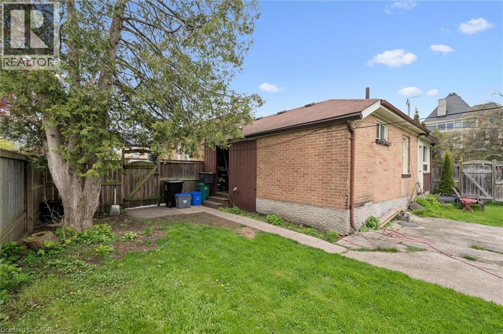 27 ROSEVIEW Avenue thumbnail 33