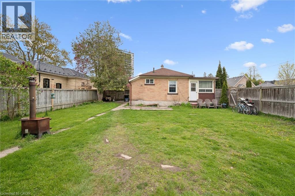 27 ROSEVIEW Avenue thumbnail 35