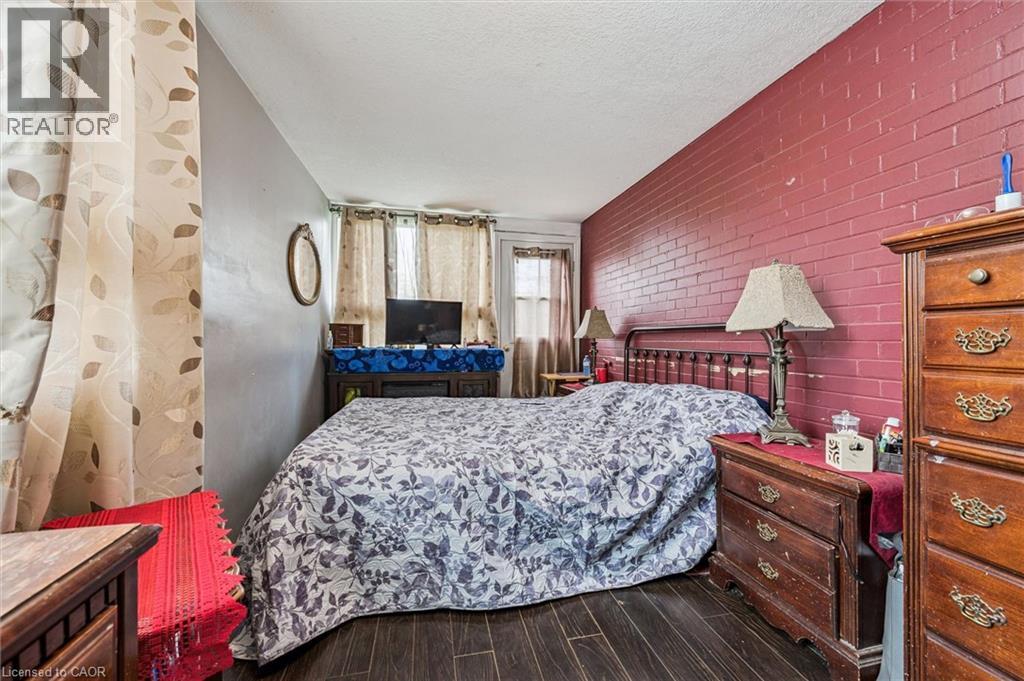 27 ROSEVIEW Avenue thumbnail 23