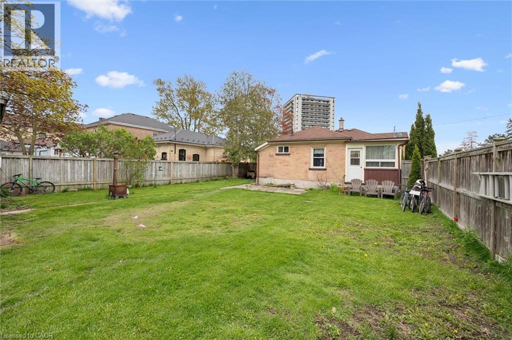 27 ROSEVIEW Avenue thumbnail 36