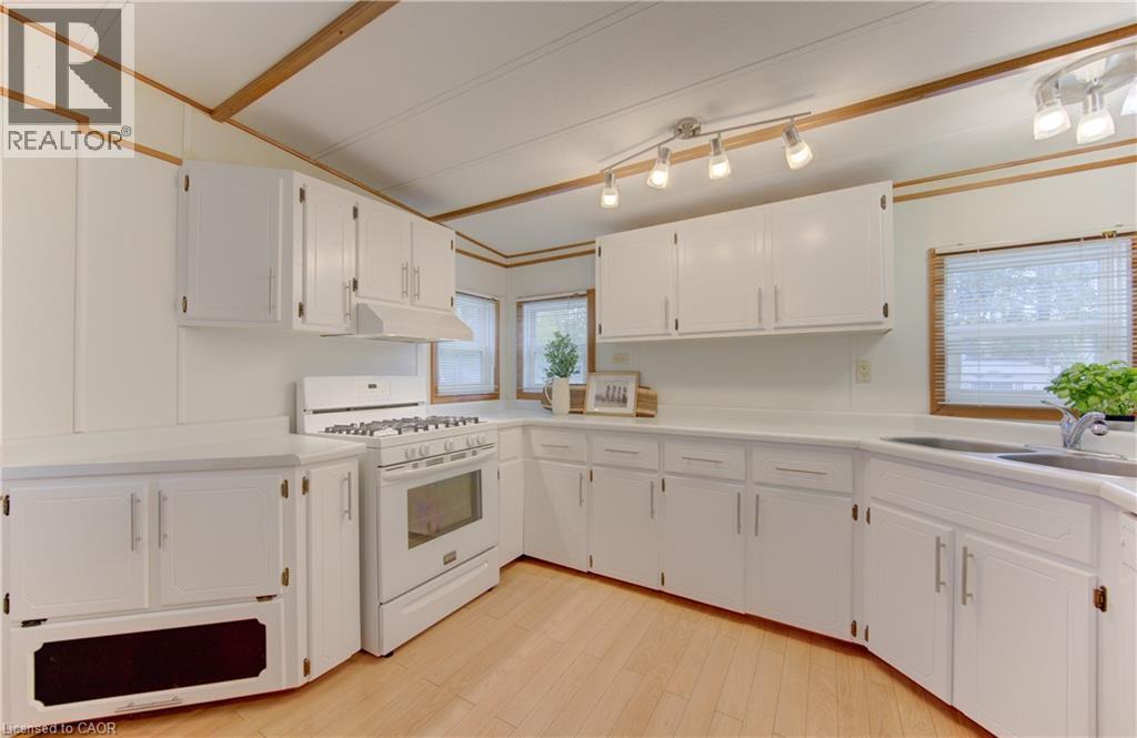 580 BEAVER CREEK Road Unit# 3 thumbnail 14