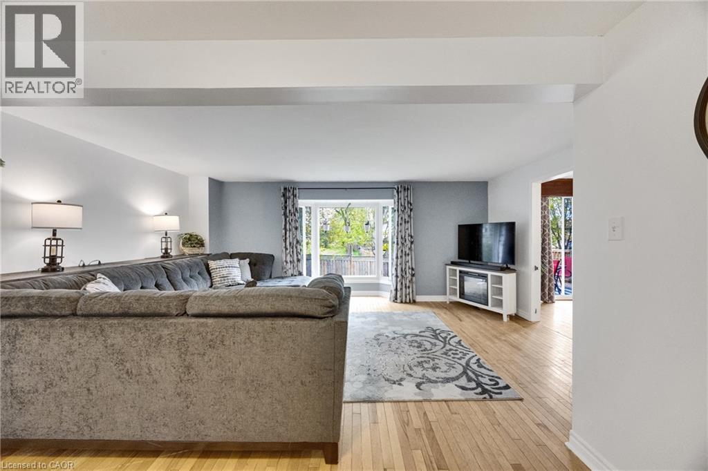 220 ROSEBANK Place thumbnail 12