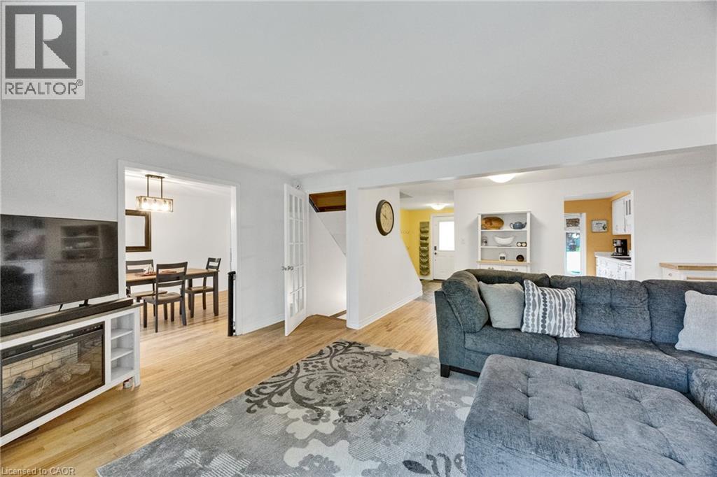 220 ROSEBANK Place thumbnail 16