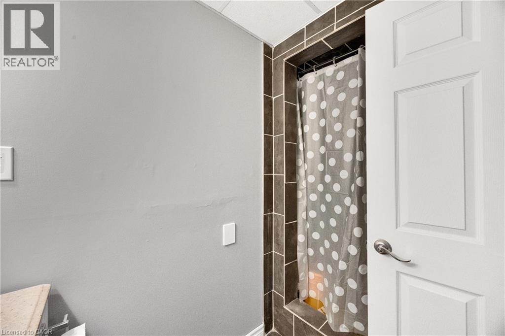 220 ROSEBANK Place thumbnail 32