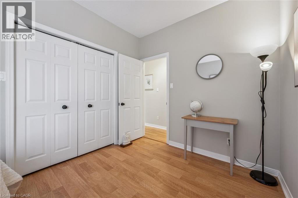 465 COLUMBIA Street W Unit# 4 thumbnail 28