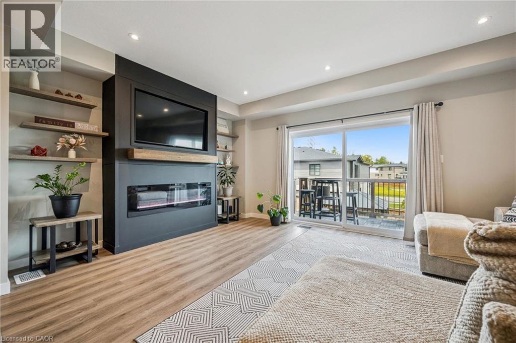 907 ROBERT FERRIE Drive thumbnail 13
