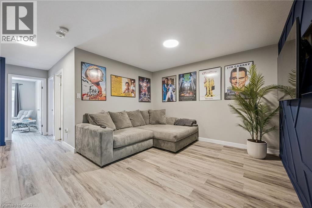 907 ROBERT FERRIE Drive thumbnail 16