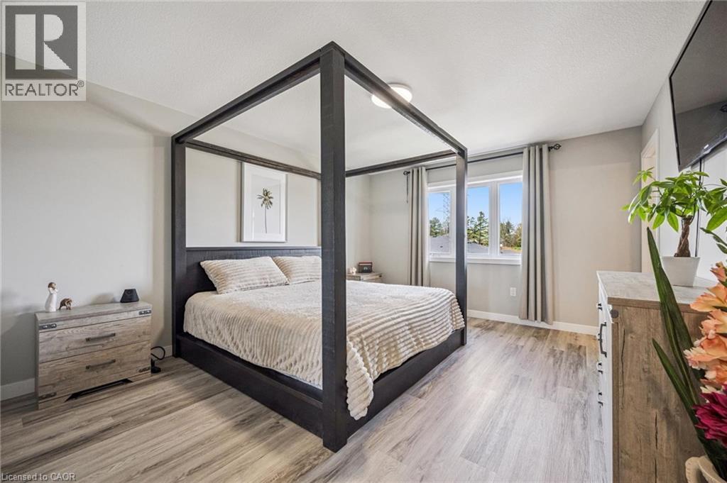 907 ROBERT FERRIE Drive thumbnail 18