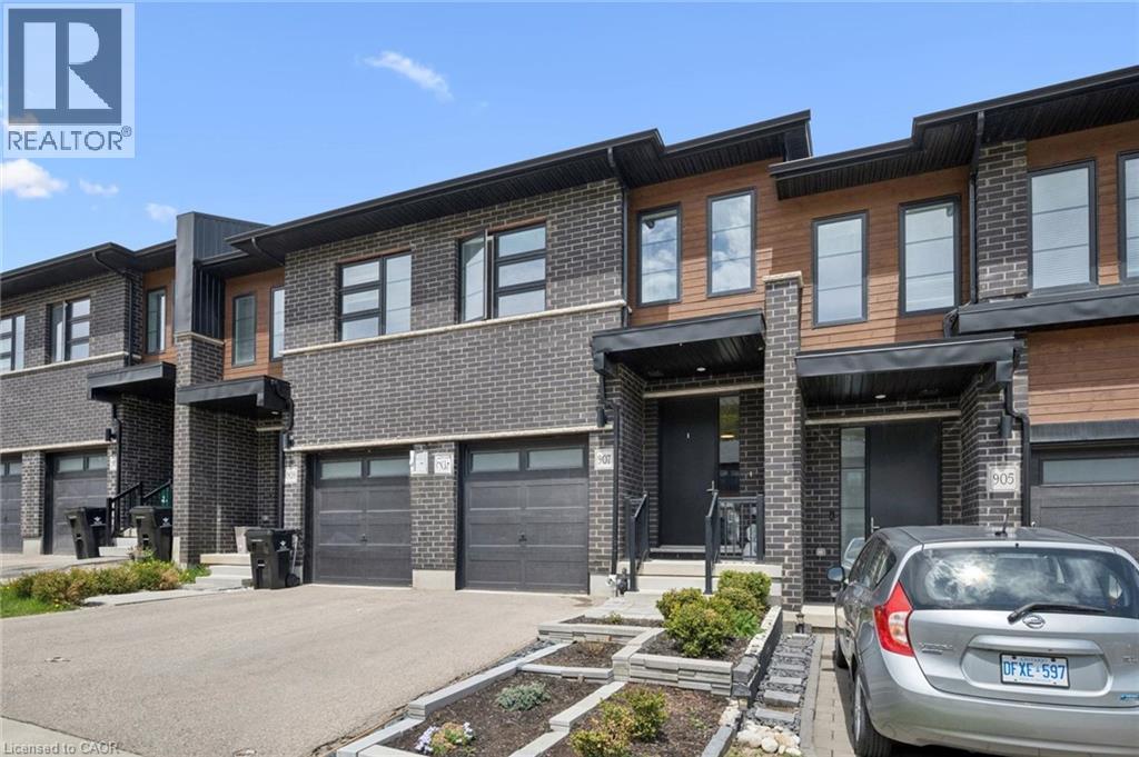 907 ROBERT FERRIE Drive thumbnail 2