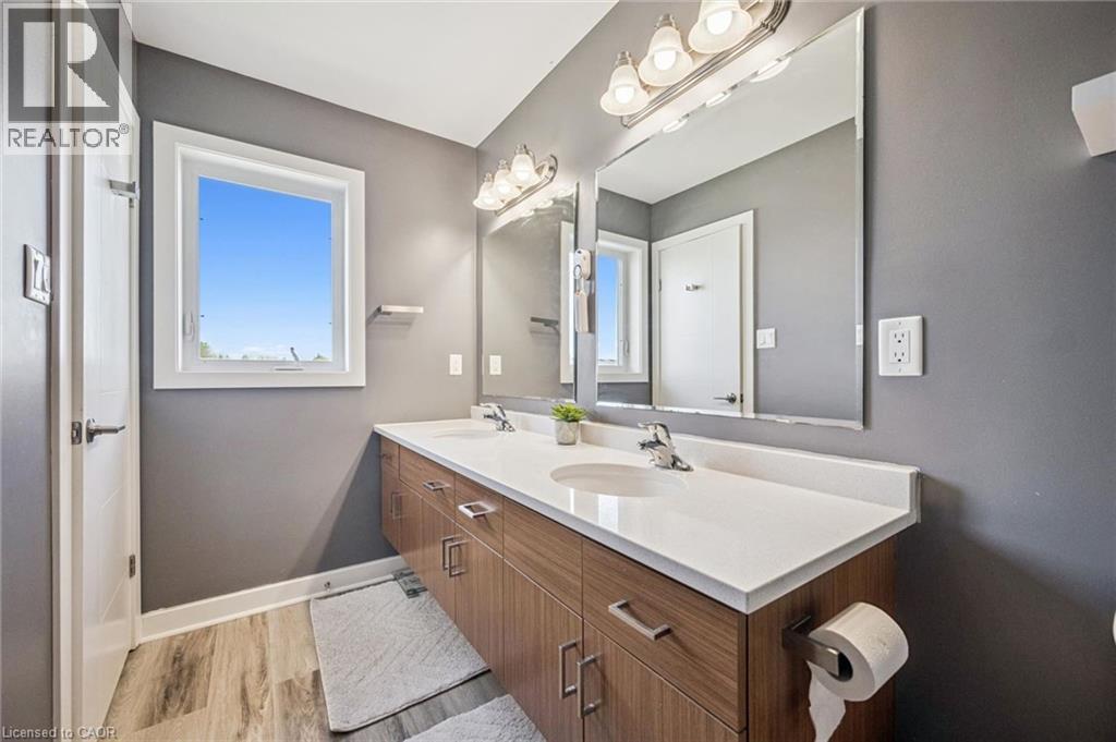 907 ROBERT FERRIE Drive thumbnail 21