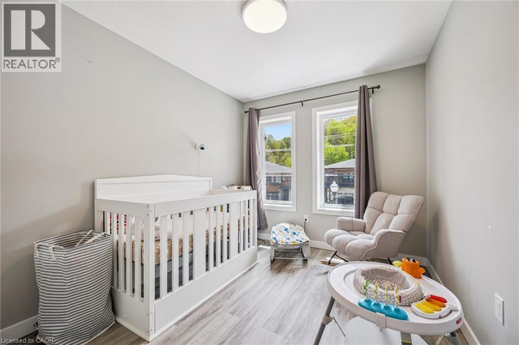 907 ROBERT FERRIE Drive thumbnail 22