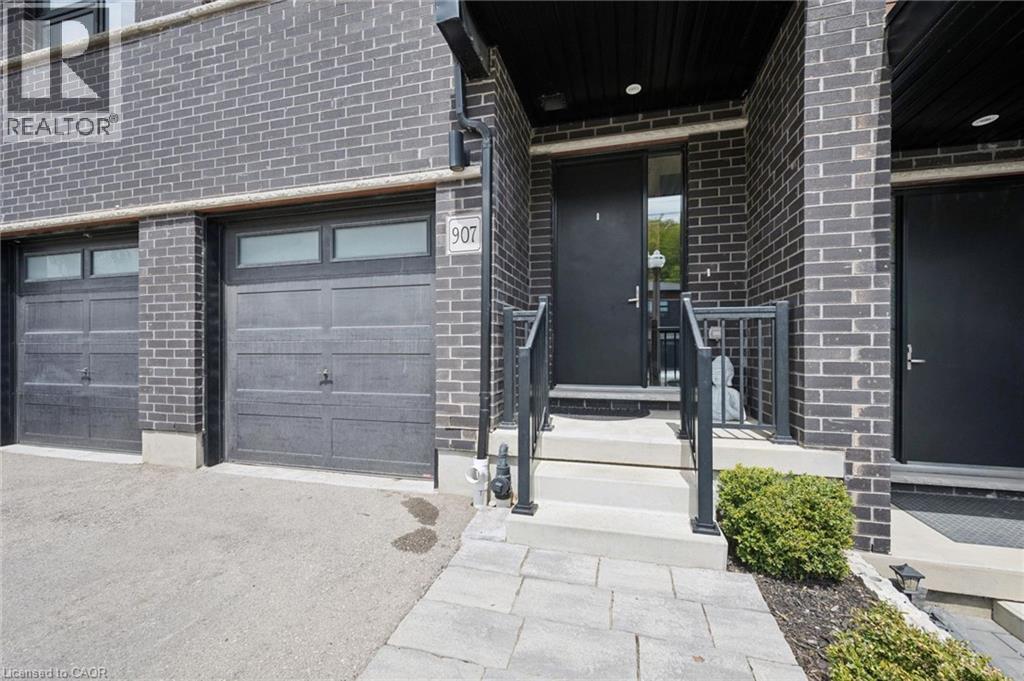 907 ROBERT FERRIE Drive thumbnail 3