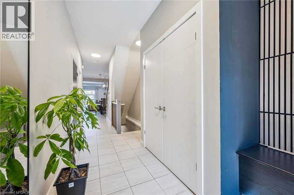 907 ROBERT FERRIE Drive thumbnail 5