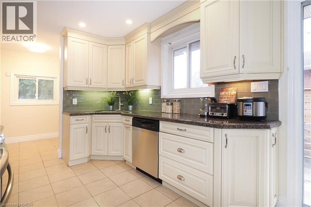 163 PINEGROVE Crescent thumbnail 4