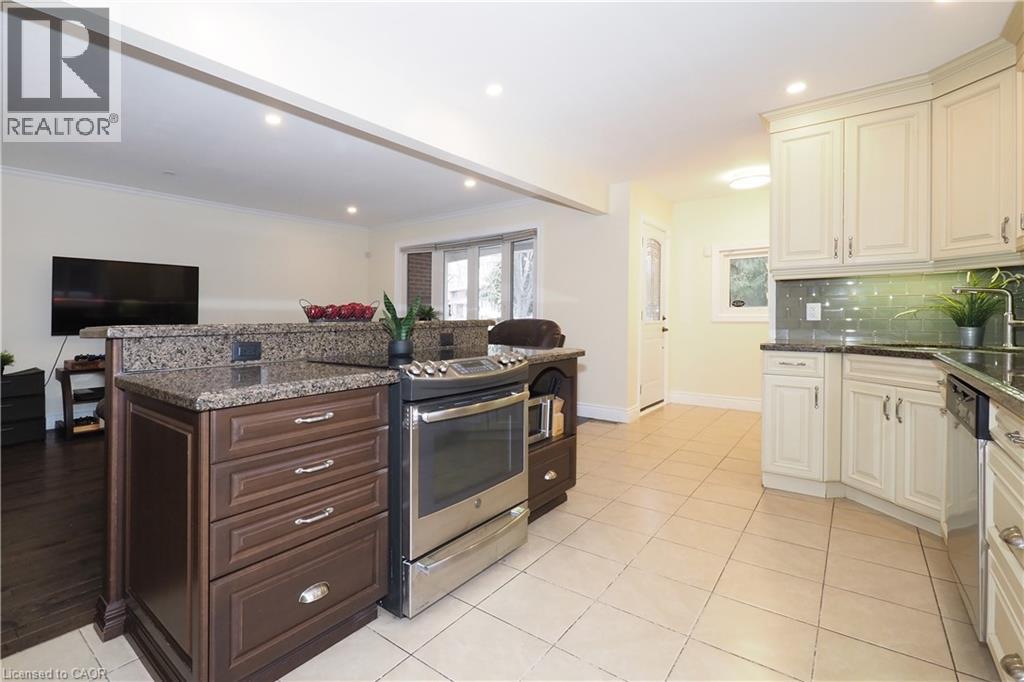 163 PINEGROVE Crescent thumbnail 3