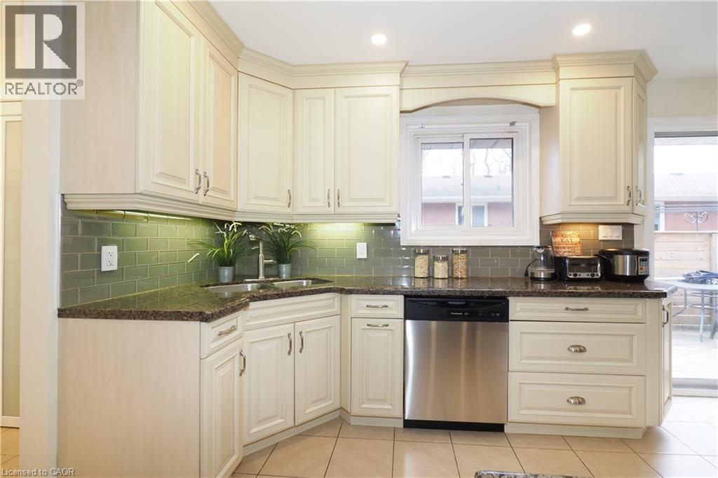 163 PINEGROVE Crescent thumbnail 5