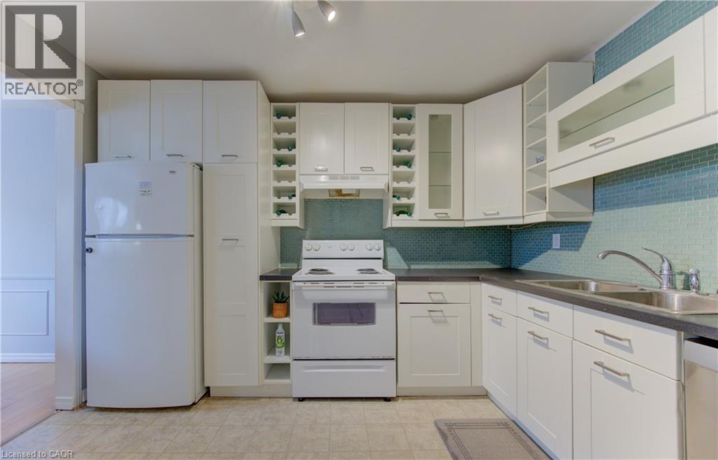 302 BLUEVALE Street N Unit# C thumbnail 10