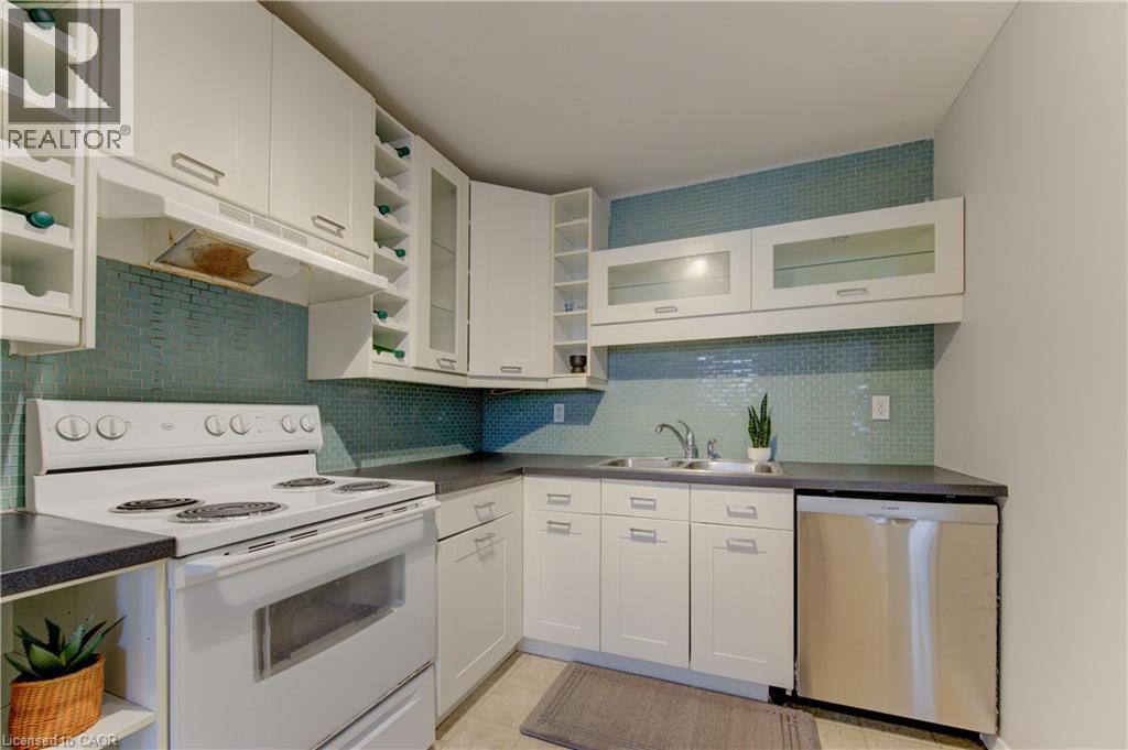 302 BLUEVALE Street N Unit# C thumbnail 12