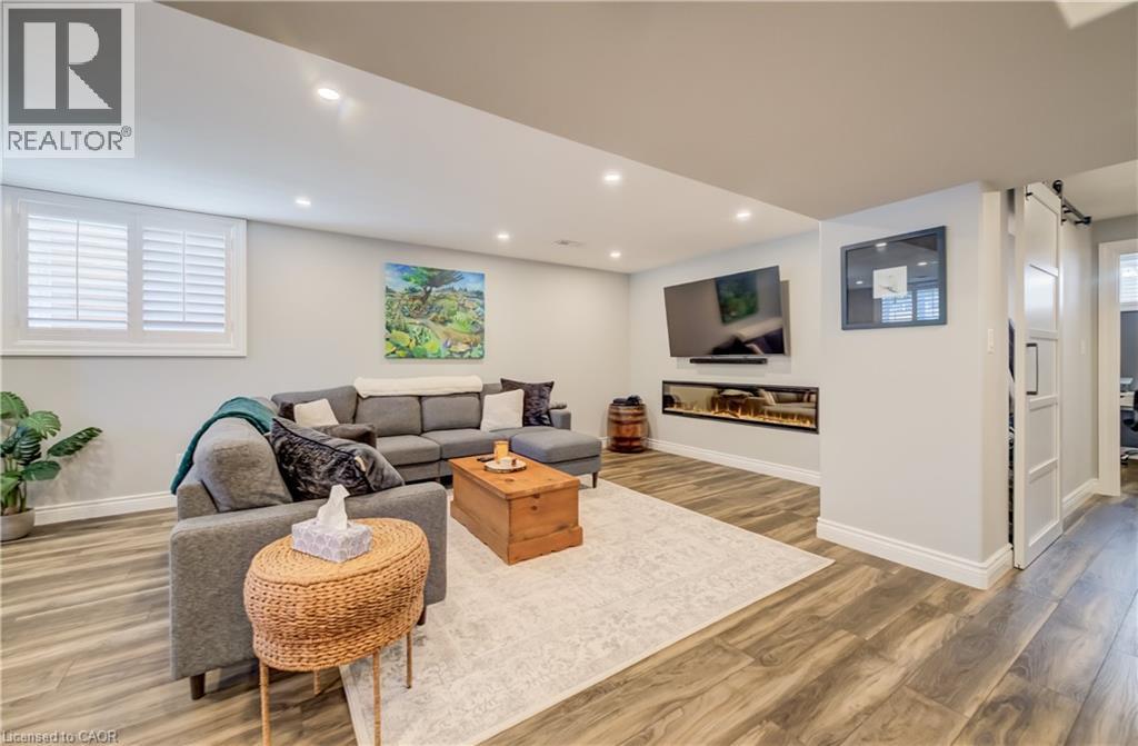 195 WESTCLIFF Way thumbnail 31