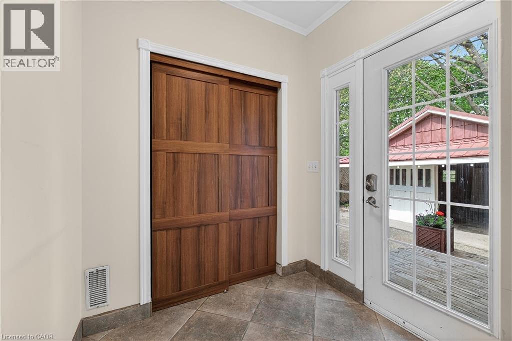 48 STIRLING Avenue N thumbnail 10