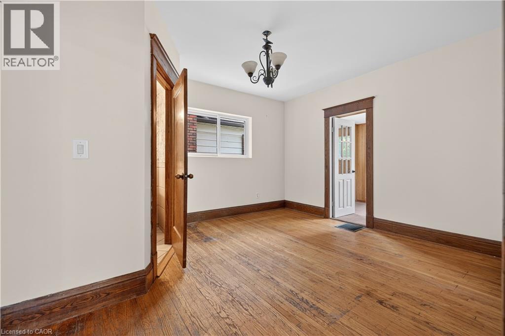 48 STIRLING Avenue N thumbnail 11