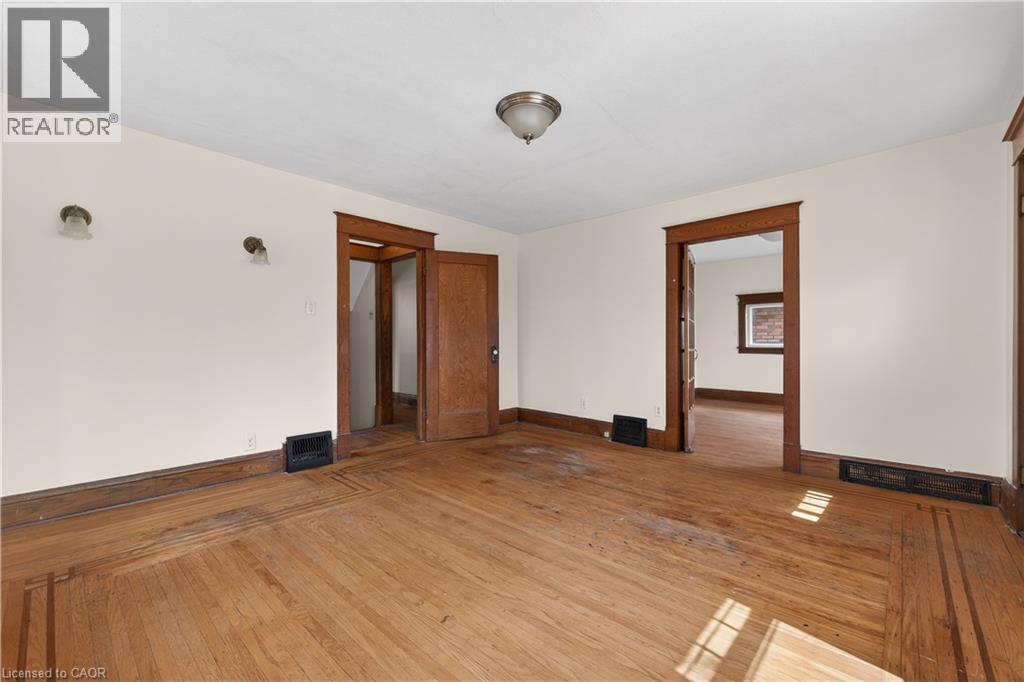 48 STIRLING Avenue N thumbnail 19