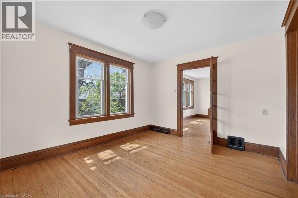 48 STIRLING Avenue N thumbnail 20