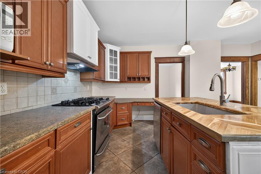 48 STIRLING Avenue N thumbnail 6