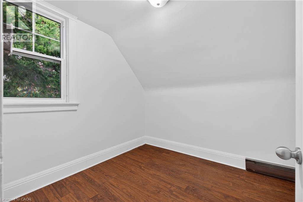 48 STIRLING Avenue N thumbnail 31