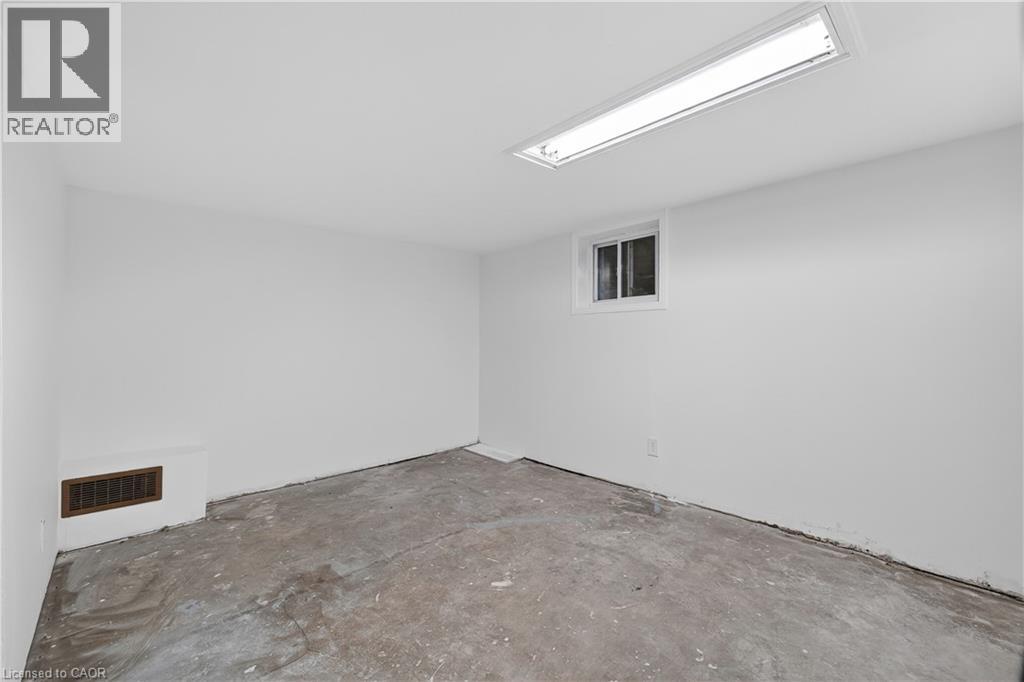 48 STIRLING Avenue N thumbnail 34