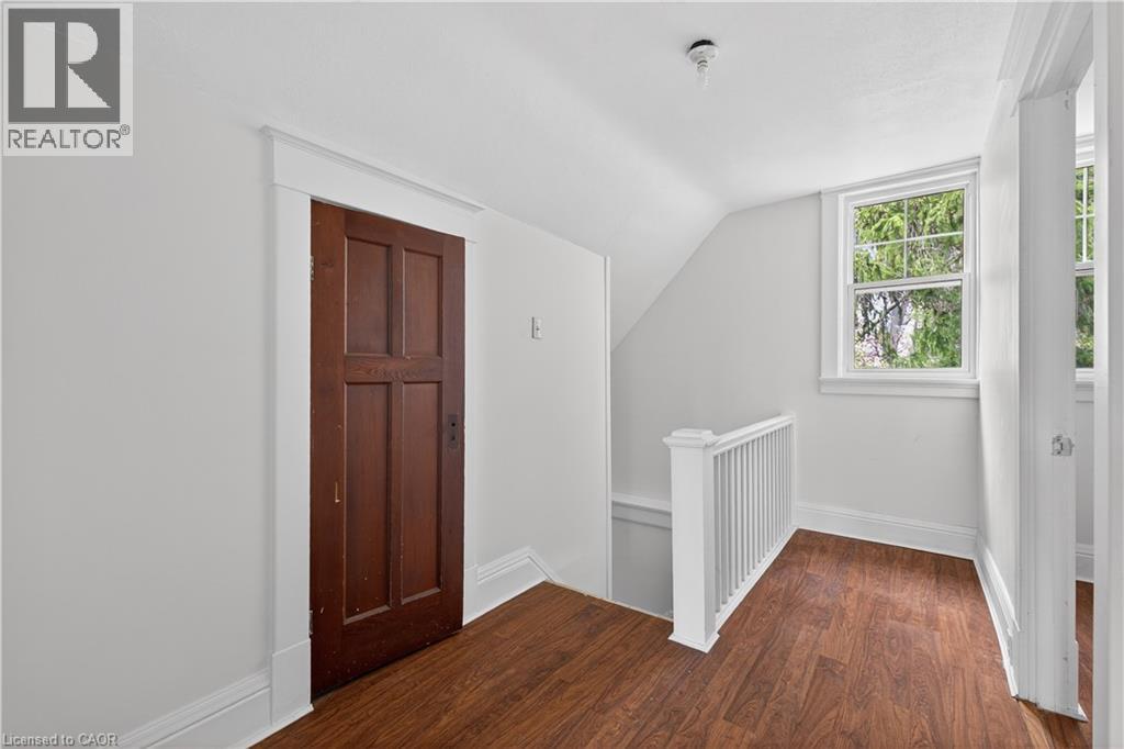 48 STIRLING Avenue N thumbnail 27