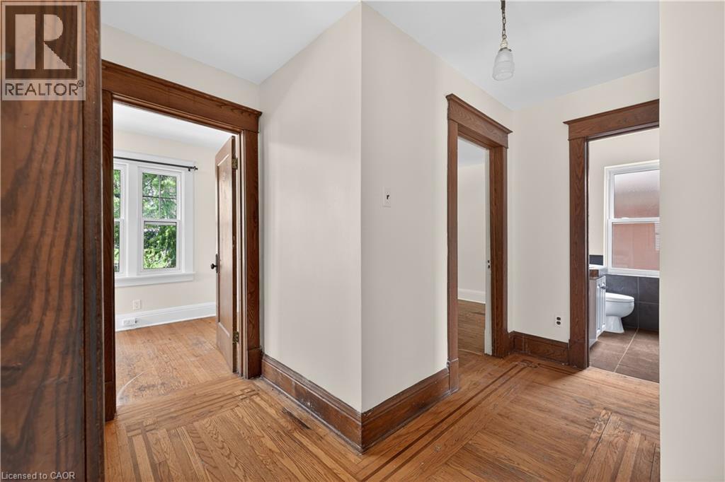 48 STIRLING Avenue N thumbnail 24