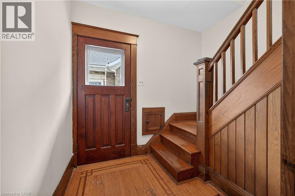 48 STIRLING Avenue N thumbnail 16
