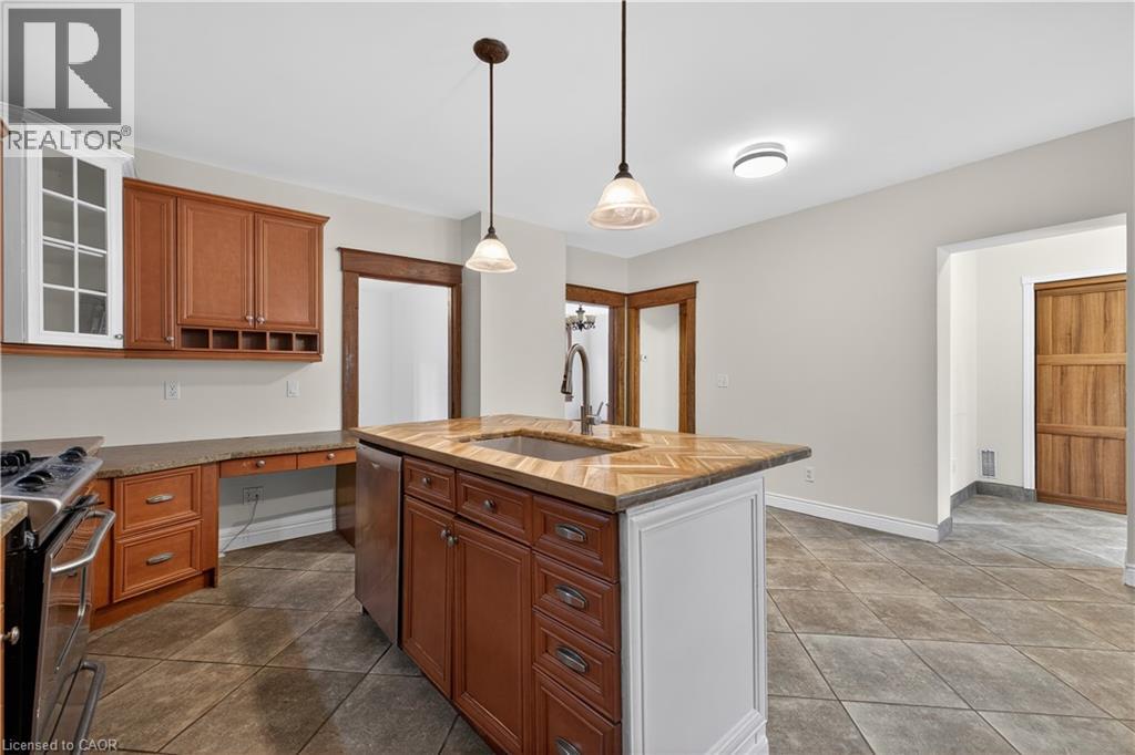 48 STIRLING Avenue N thumbnail 7