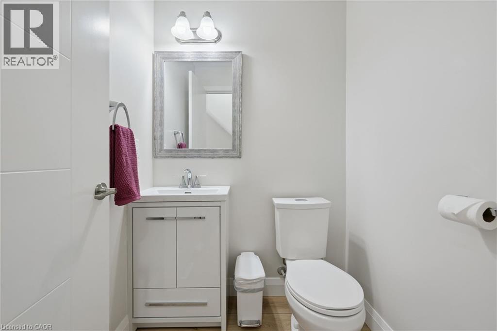 873 ROBERT FERRIE Drive thumbnail 17