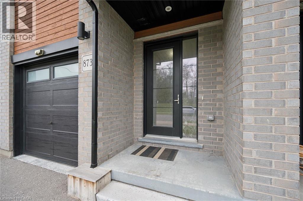 873 ROBERT FERRIE Drive thumbnail 3
