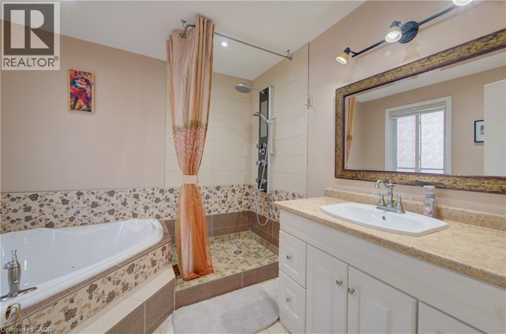32 LENA Crescent thumbnail 35
