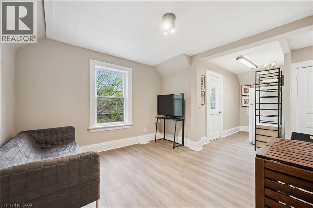15 GORDON Avenue thumbnail 8