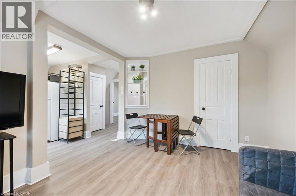 15 GORDON Avenue thumbnail 9