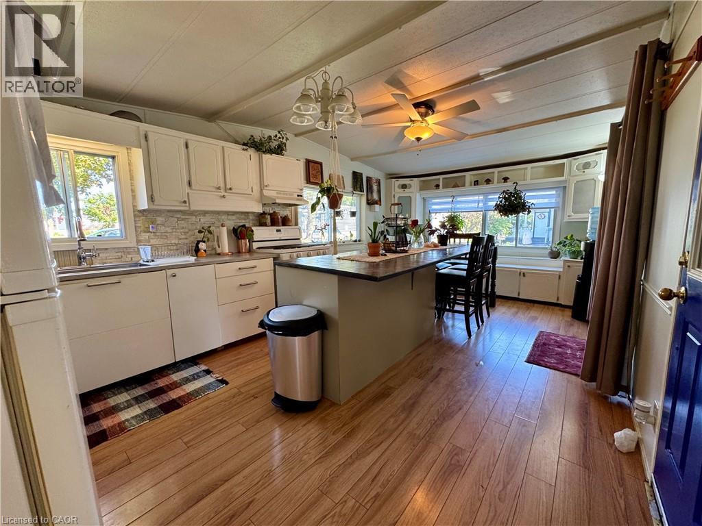 580 BEAVER CREEK Road Unit# 243 thumbnail 5