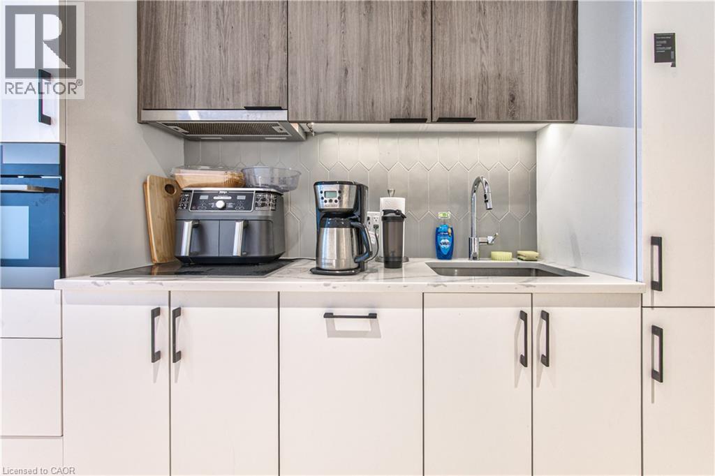 741 KING Street W Unit# 1504 thumbnail 8