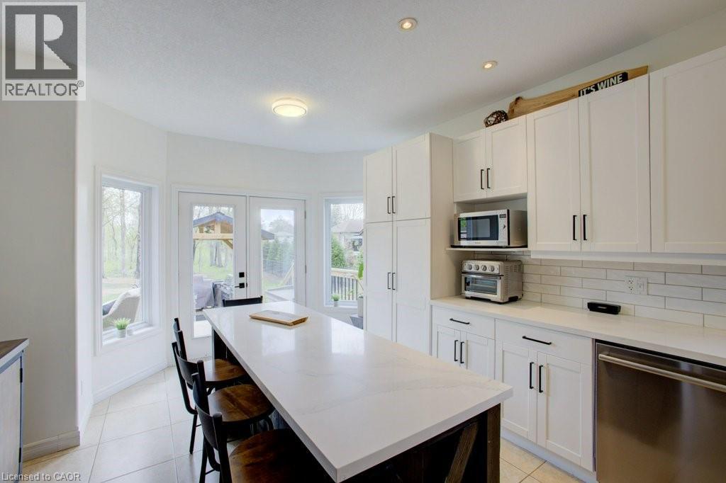 76 KENNEDY Road thumbnail 15