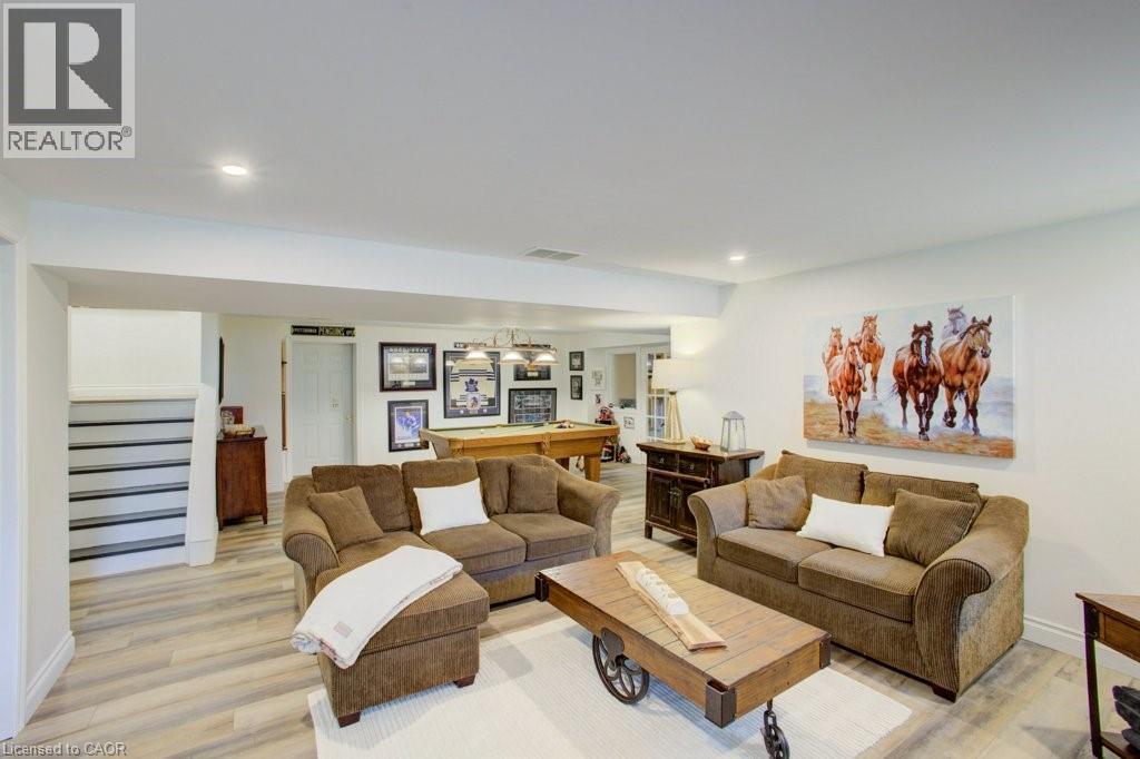 76 KENNEDY Road thumbnail 32