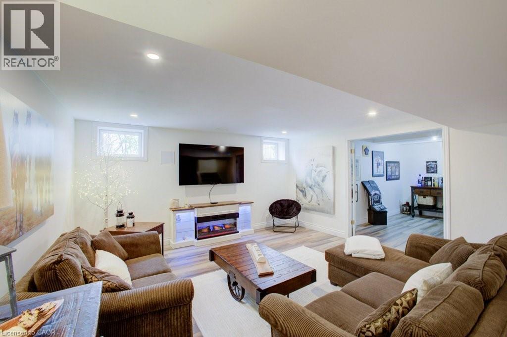 76 KENNEDY Road thumbnail 31