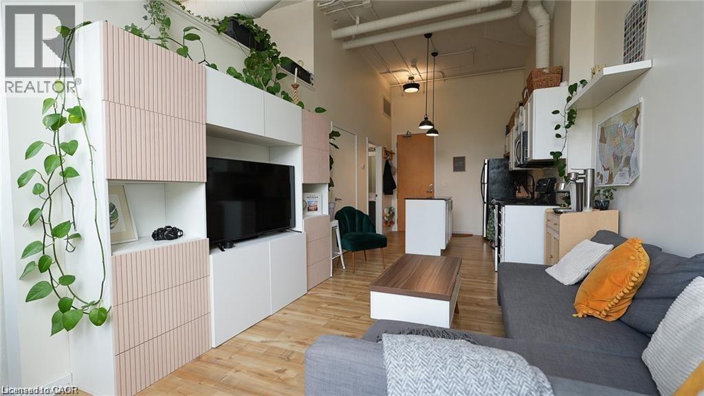 410 KING Street W Unit# 226 thumbnail 4