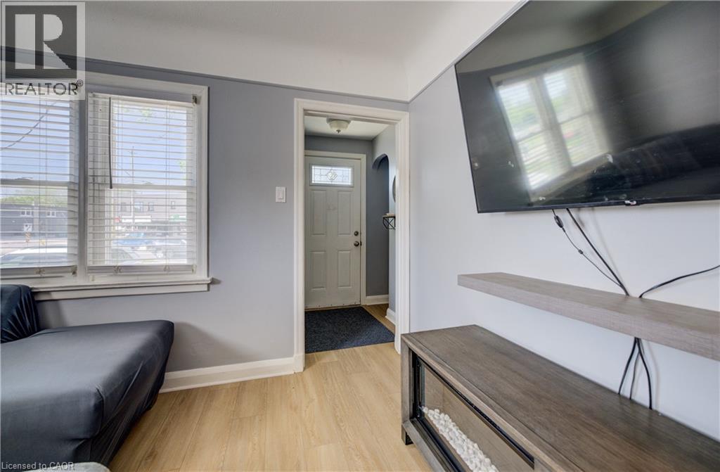 290 LANCASTER Street W thumbnail 4