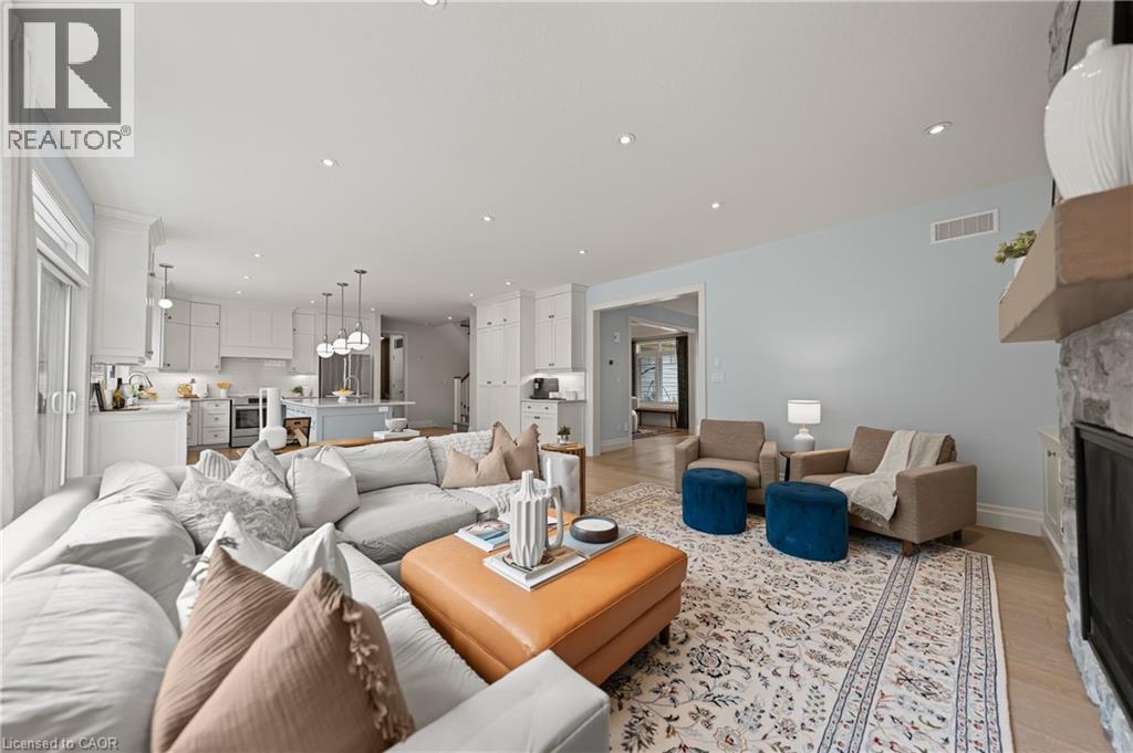 303 CASTLEFIELD Avenue thumbnail 16
